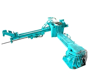 同侧式全液压开铁口机