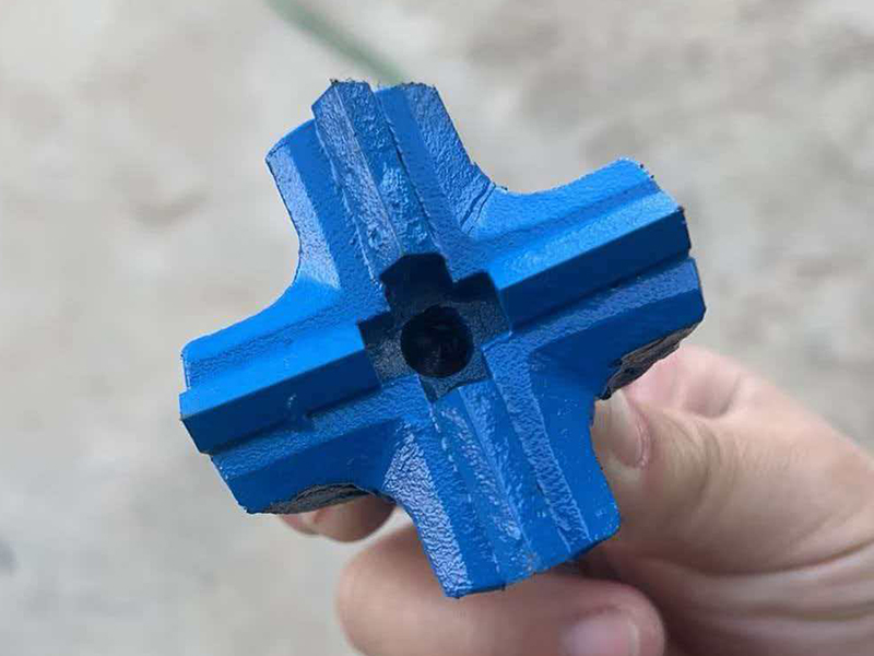 高炉开口外螺纹十字钻头